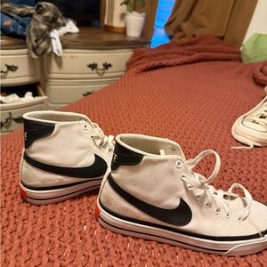 Nike court legacy